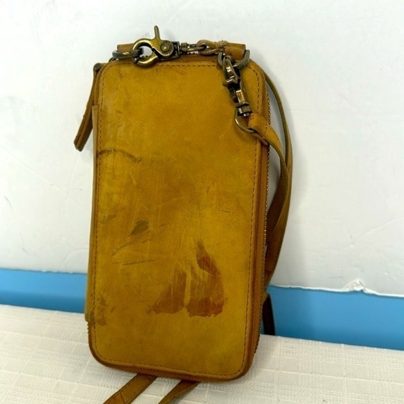 Timberland womens Wallet RFID Leather Crossbody Phone Bag Wheat Nubuck - Picture 3 of 8